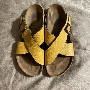 Birkenstock (Birki’s) Tan Cross Strap Sandals Size 39 (Women's 8)